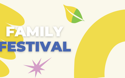 Auf dem Bild ist der Schriftzug „Family Festival“ zu sehen, umgeben von gelben, rosa und grünen geometrischen Figuren.