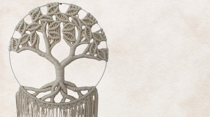 Verflochtene Lebenswege. Dein Baum nimmt Form an.